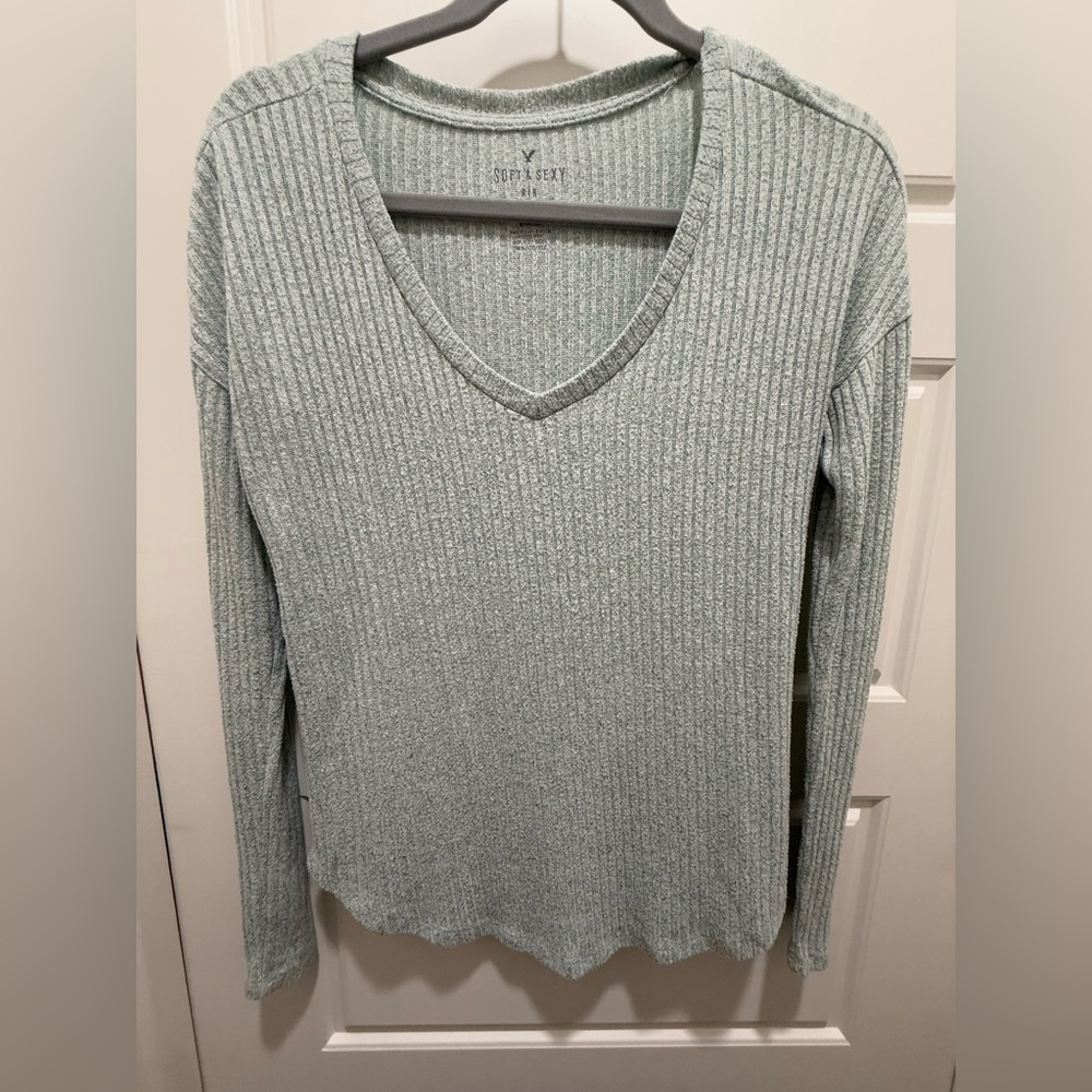 American Eagle. Soft & Sexy Rib Long Sleeve V Neck Sweater. Size S. Sage Green
